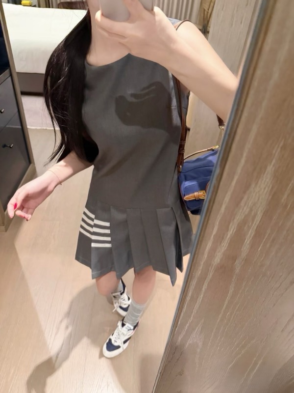 톰브라운 26 신상 민소매 원피스