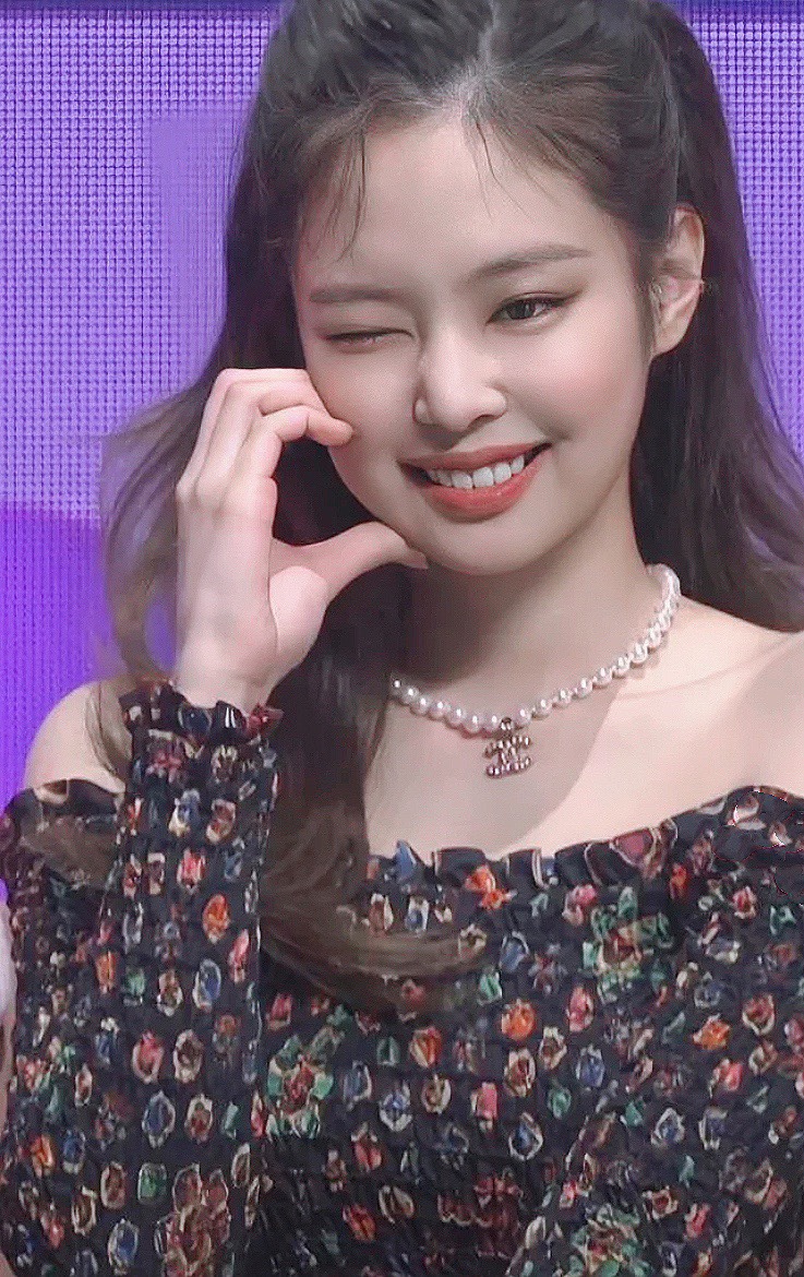 샤넬 신상🆕 진주 이니셜 목걸이