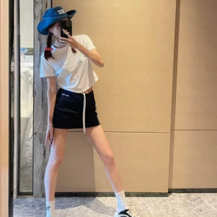 미우미우 26SS 패치 반팔 티