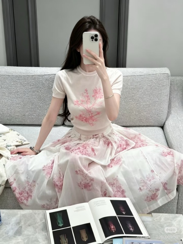 디올 26 플라워 나비 자수 니트 반팔