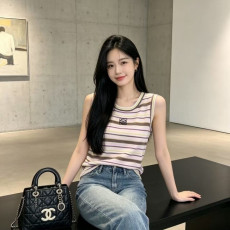 미우미우 봄여름 신상 니트