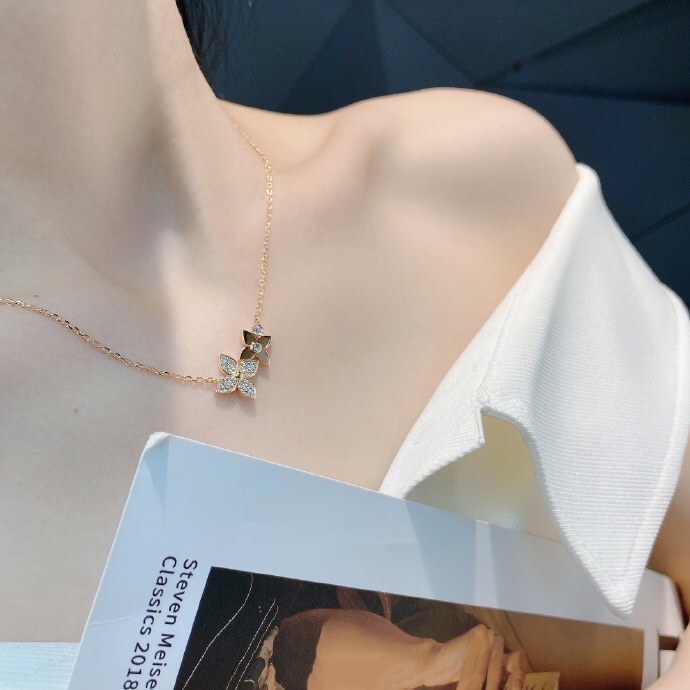 루이비통 블라썸 목걸이