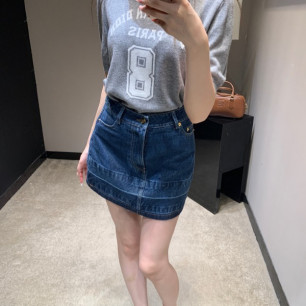 발렌티노 26SS 이른 봄 데님 스커트