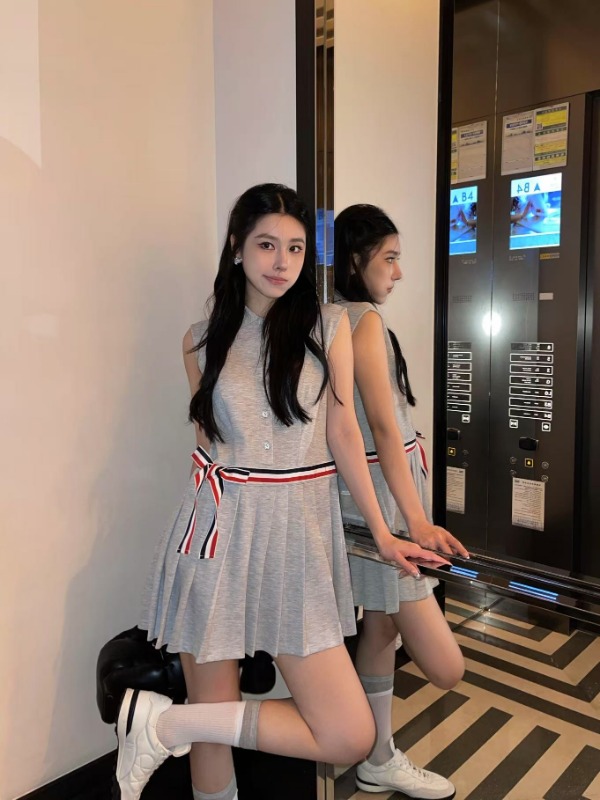 톰브라운 26 신상 민소매 원피스