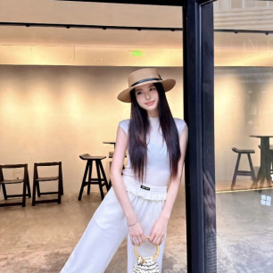 미우미우 2026SS 신상 팬츠