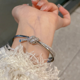 티파니앤코 Knot 노트 팔찌
