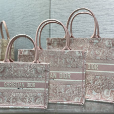 디올 Book Tote 북 토드 백