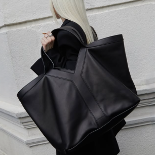 생로랑 가죽 소재 Y 토트 백