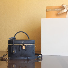 루이비통 베니티 PM 모노그램 앙프렝뜨