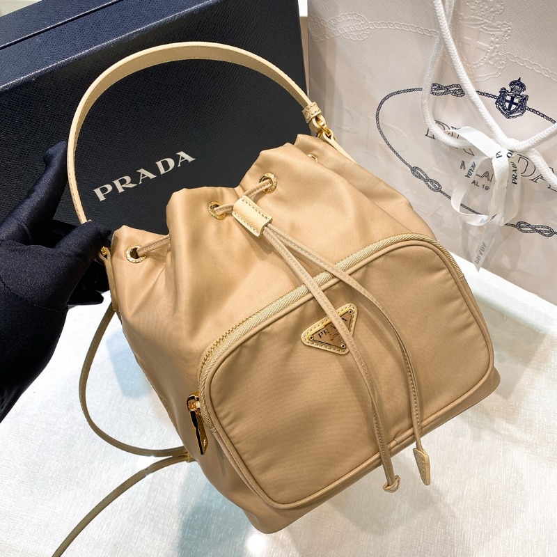 프라다 듀엣 리나일론 버킷 백