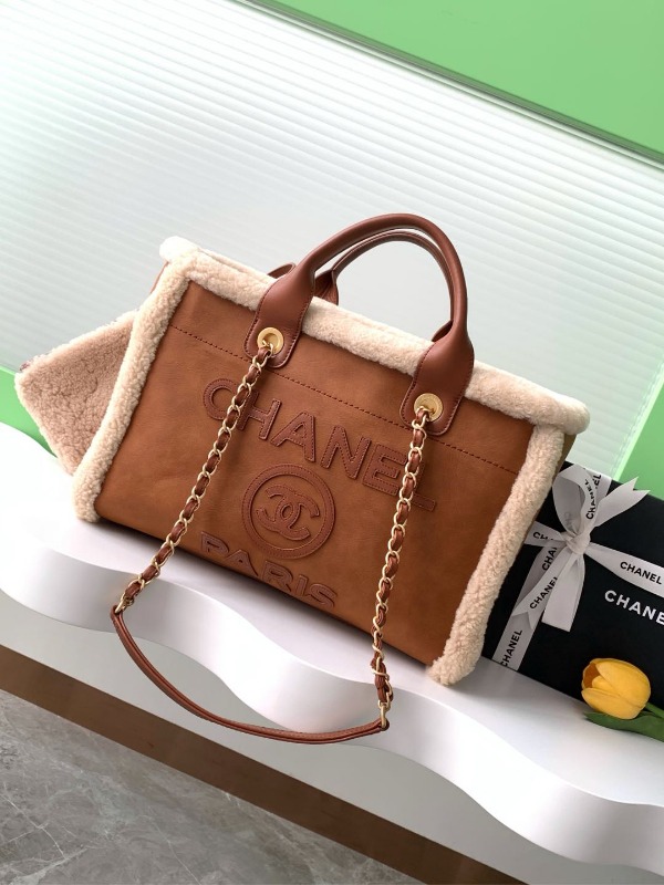 샤넬 쇼 라인 시어링 토트백 32cm