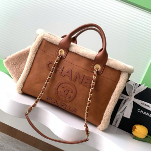 샤넬 쇼 라인 시어링 토트백 32cm