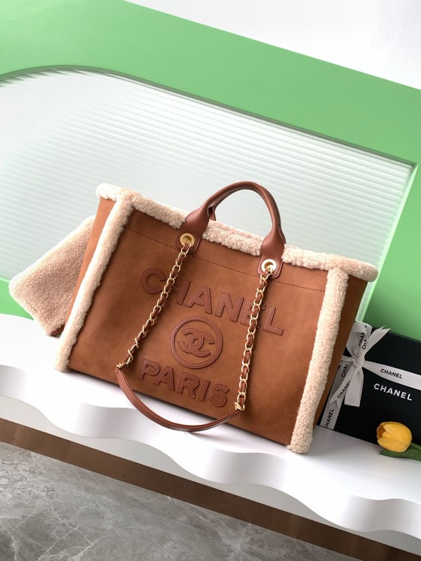 샤넬 쇼 라인 시어링 토트백 38cm