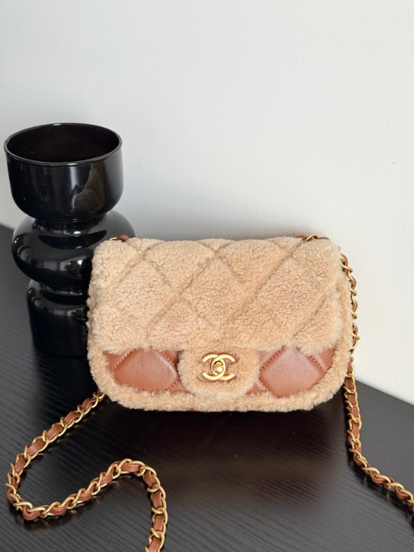 샤넬 F/W 클래식 스몰 테디베어 백