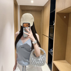 미우미우 𝟐𝟔 캐시미어 나시