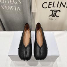 마르지엘라 26SS 신상 타비 발레 슈즈 3cm