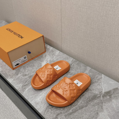 루이비통 신상 엠보싱 로고 슬라이드