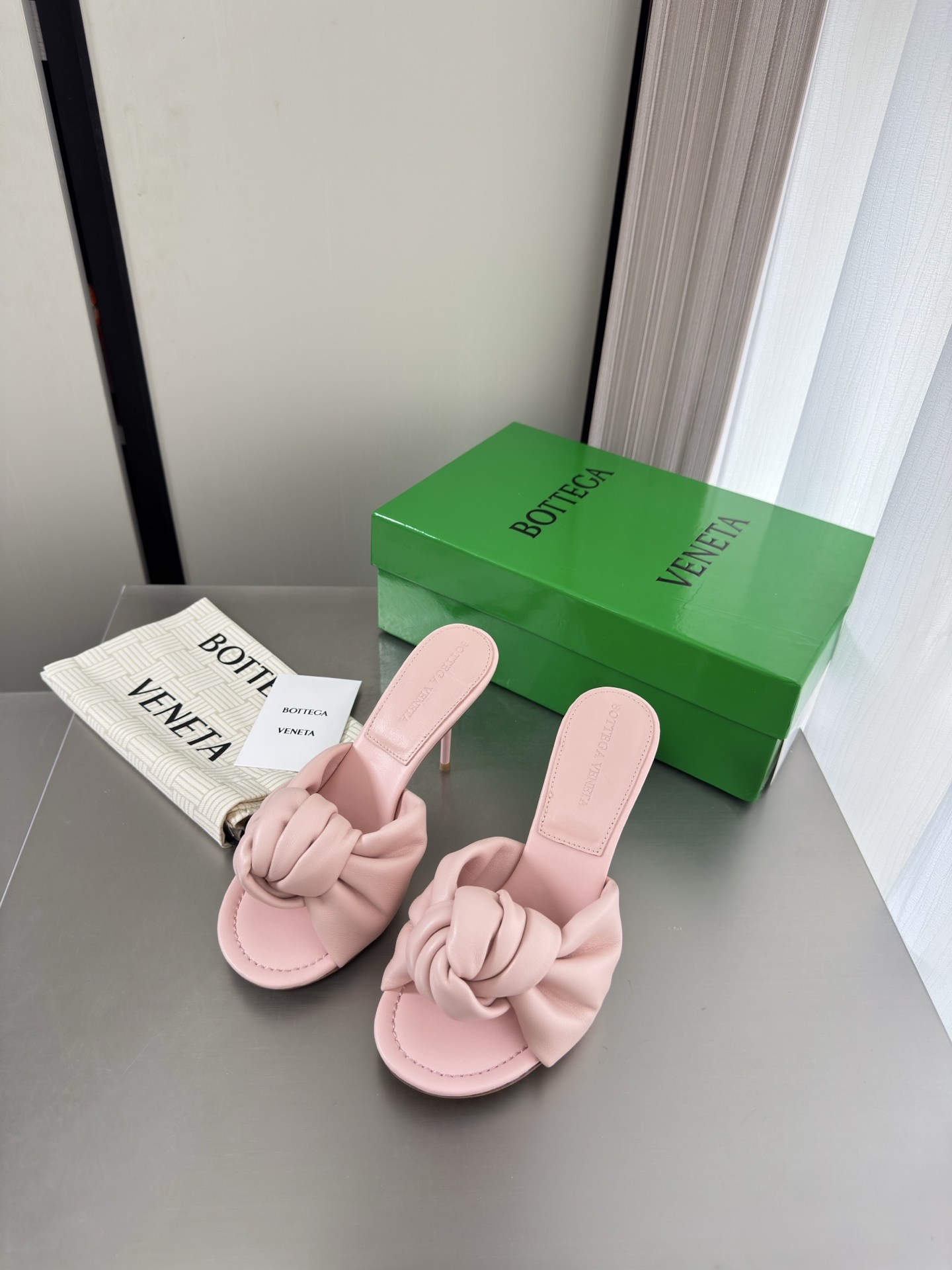 보테가베네타 체리 뮬 9cm