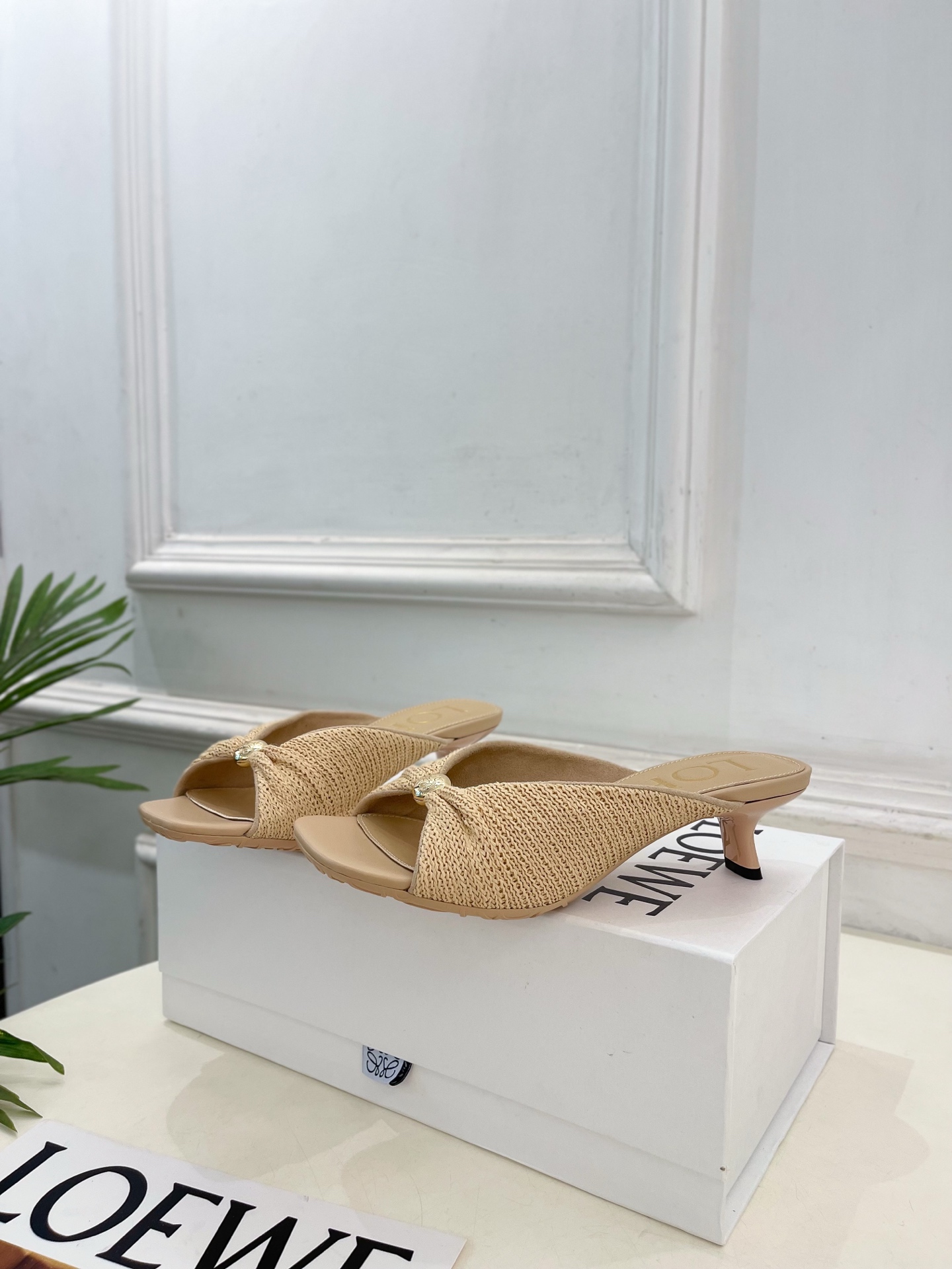 로에베 페블 라피아 셔링 뮬 4.5cm