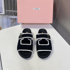 미우미우 26SS 크로셰 벨크로 샌들