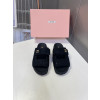 미우미우 26SS 크로셰 벨크로 샌들