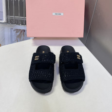 미우미우 26SS 크로셰 벨크로 샌들