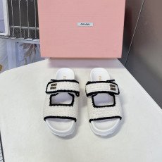미우미우 26SS 크로셰 벨크로 샌들