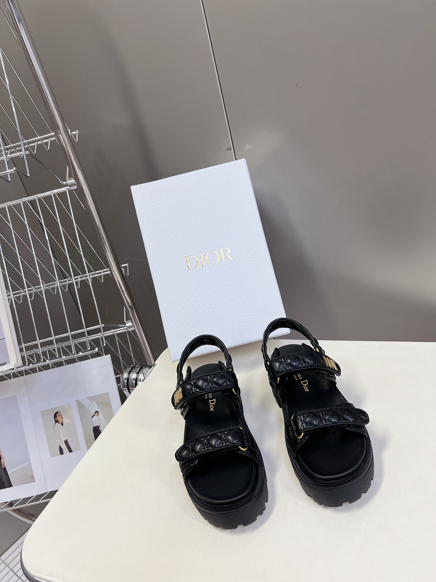 디올 엑트 샌들