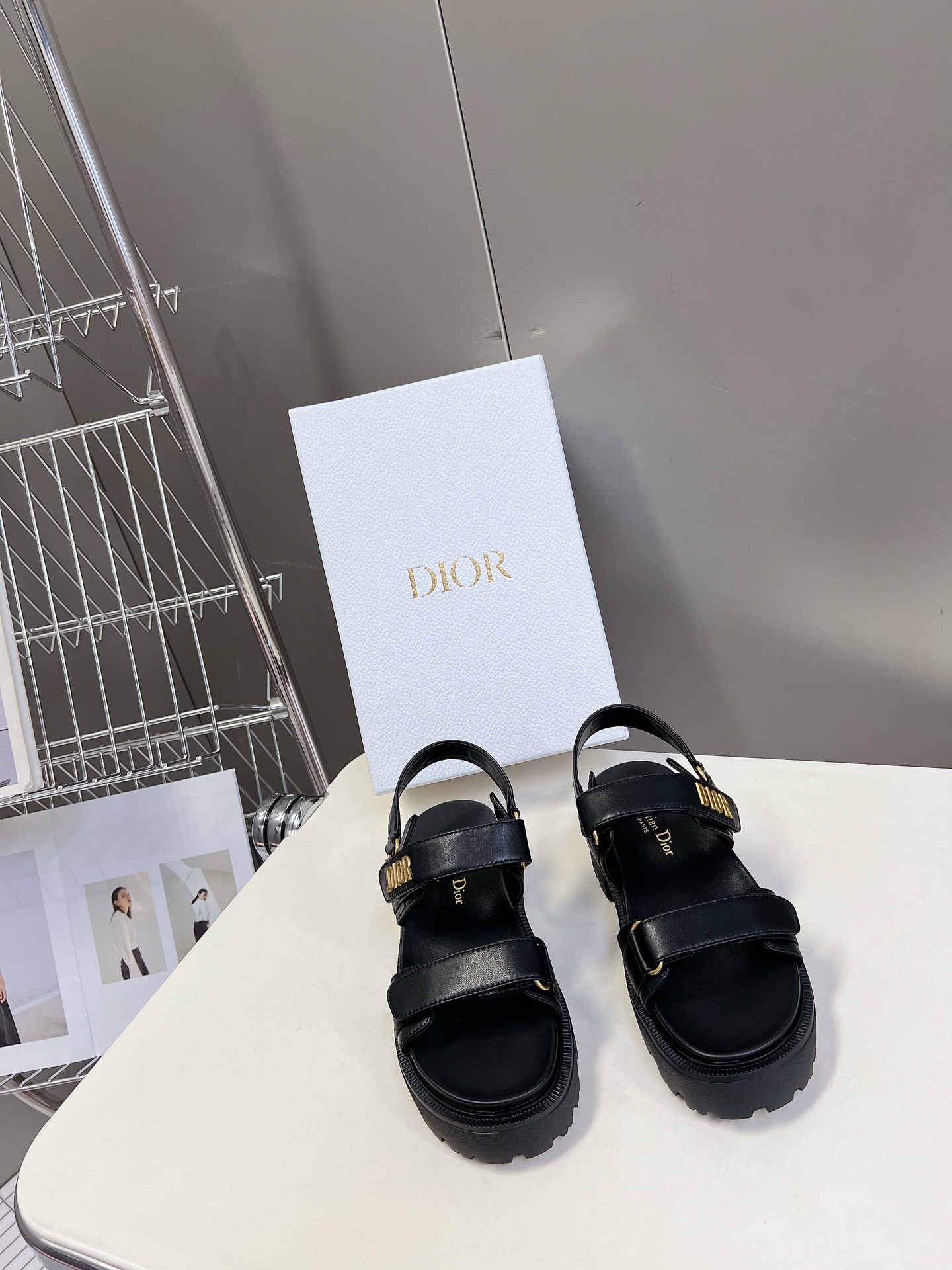 디올 엑트 샌들