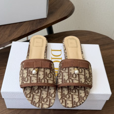 디올 블록힐 샌들