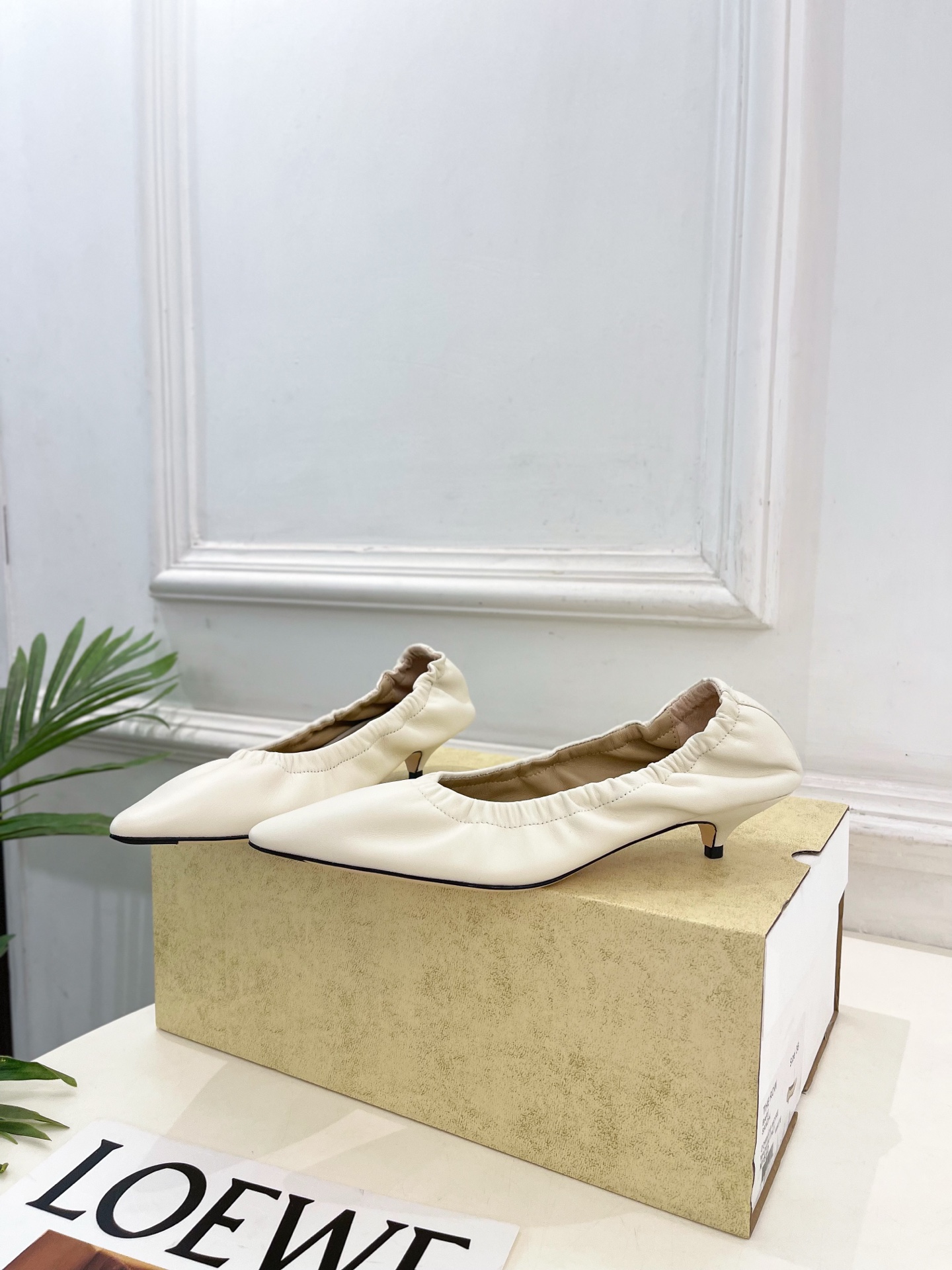 더로우 26 신상 키튼힐 펌프스 3cm