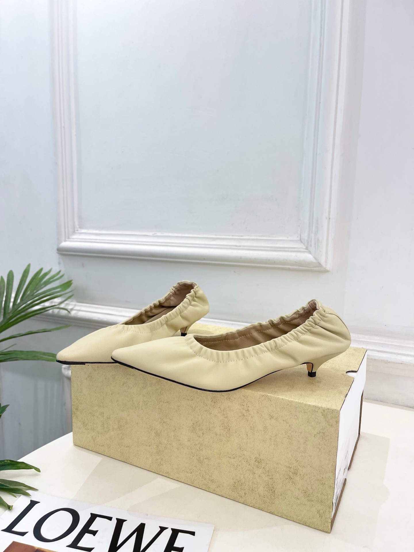 더로우 26 신상 키튼힐 펌프스 3cm