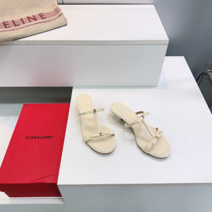 페라가모 리본 T스트랩 키튼힐 샌들 4cm