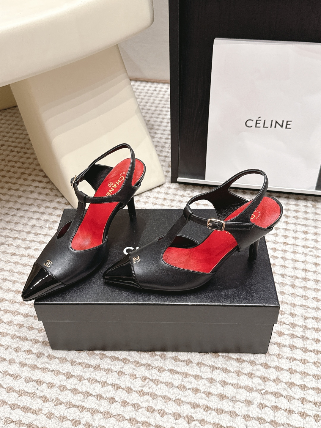 샤넬 26SS T 스트랩 슬링백 9.5cm