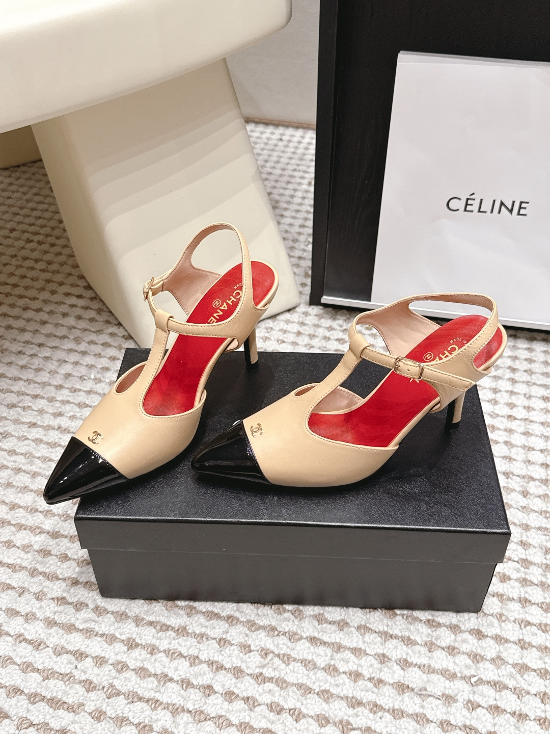 샤넬 26SS T 스트랩 슬링백 9.5cm