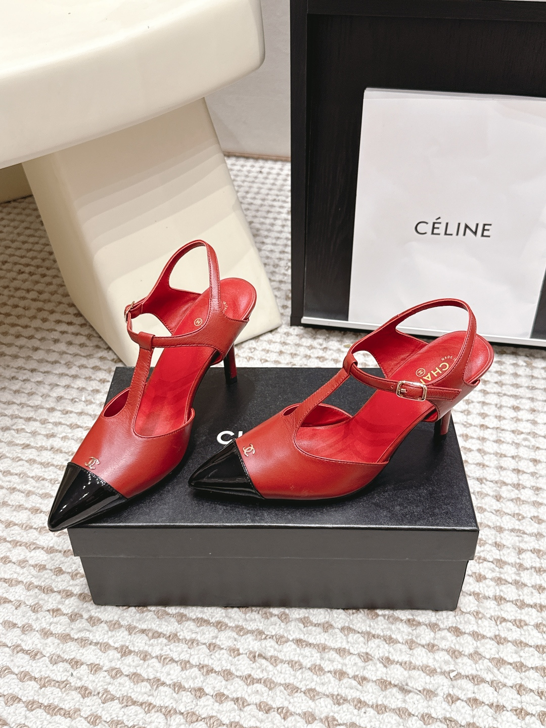 샤넬 26SS T 스트랩 슬링백 9.5cm