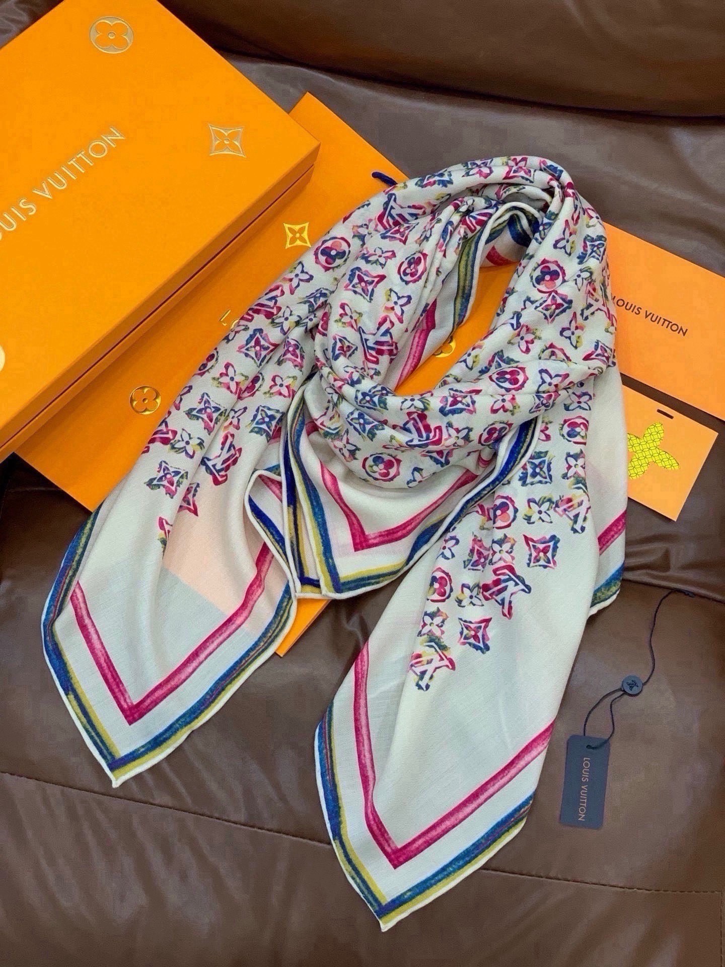 루이비통 Monogram Multicolor 숄