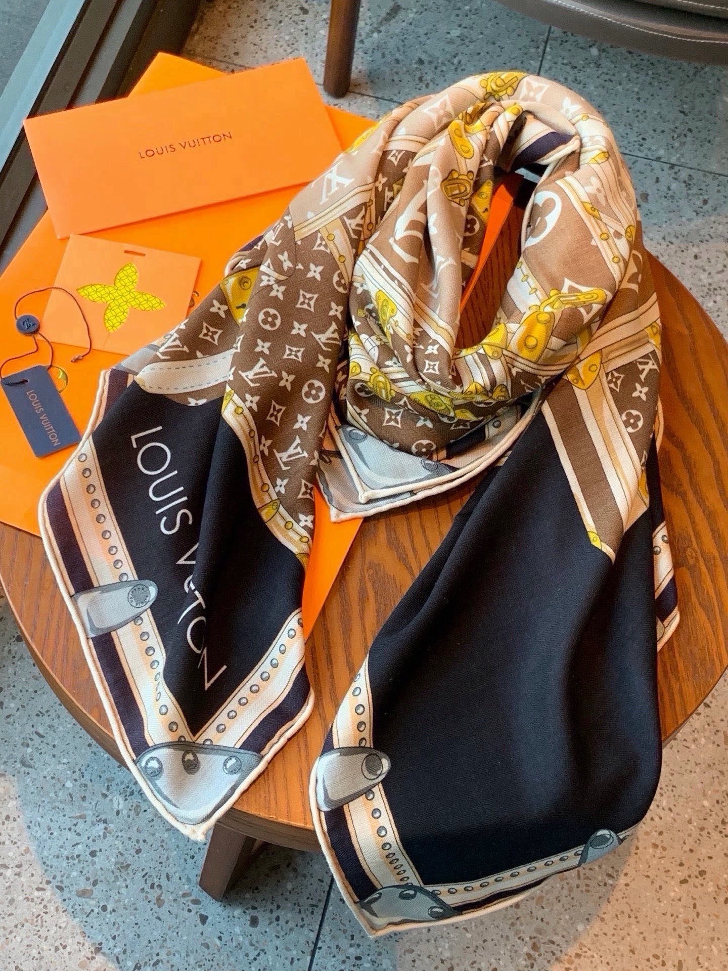 루이비통 My Neverfull 스카프