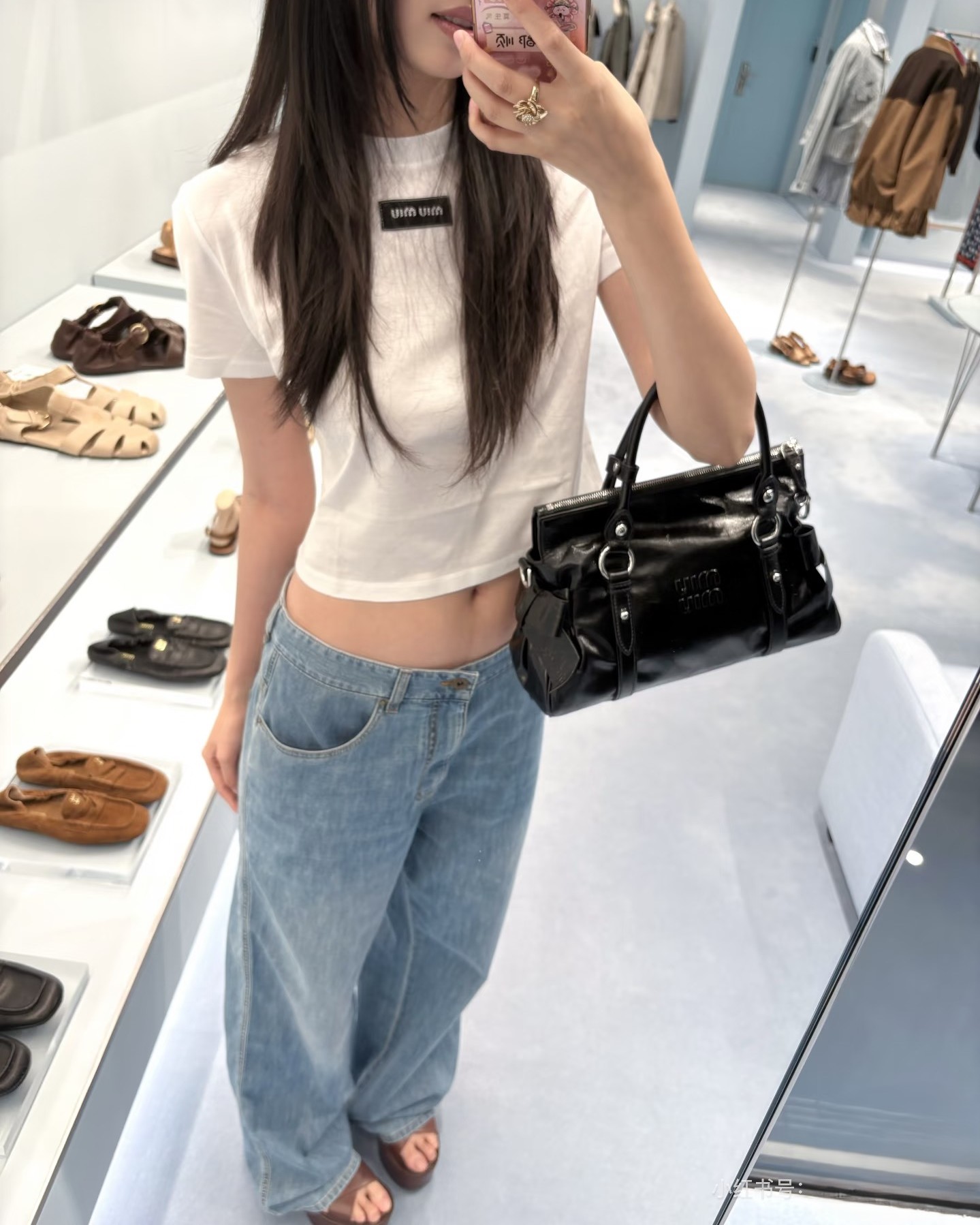 미우미우 26SS 여름 신상 리운드 반팔