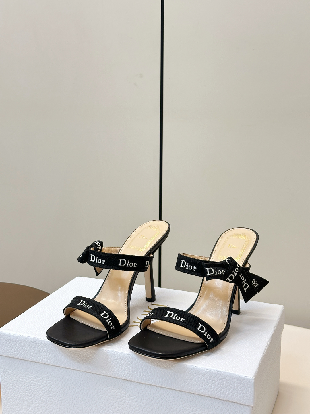 디올 자디올 스트랩 힐 샌들 9.5cm