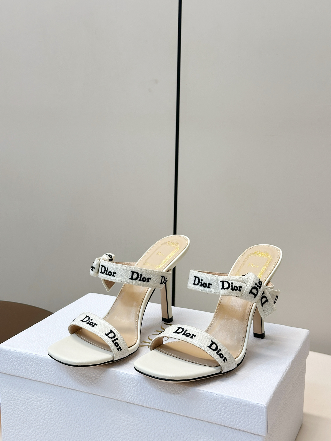 디올 자디올 스트랩 힐 샌들 9.5cm