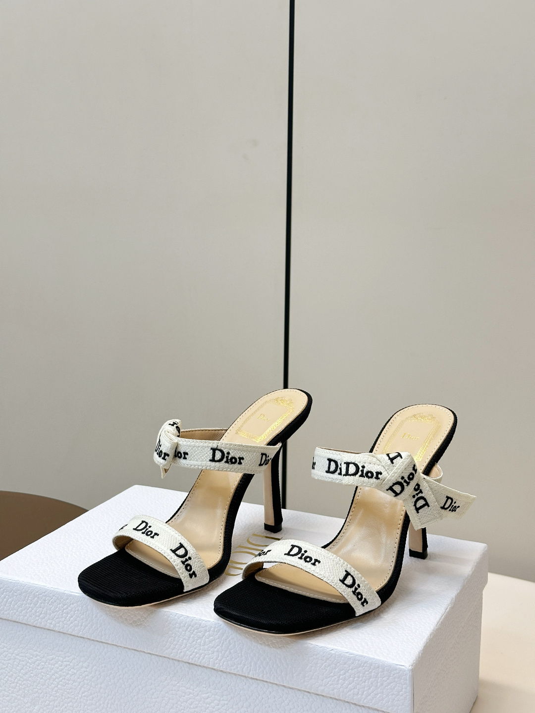 디올 자디올 스트랩 힐 샌들 9.5cm