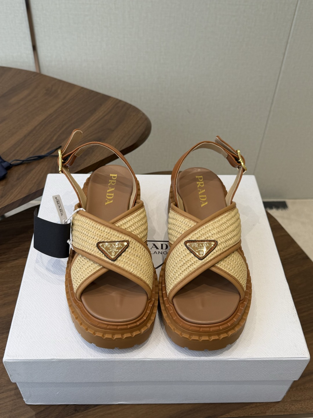프라다 26SS 신상 샌들 5.5cm