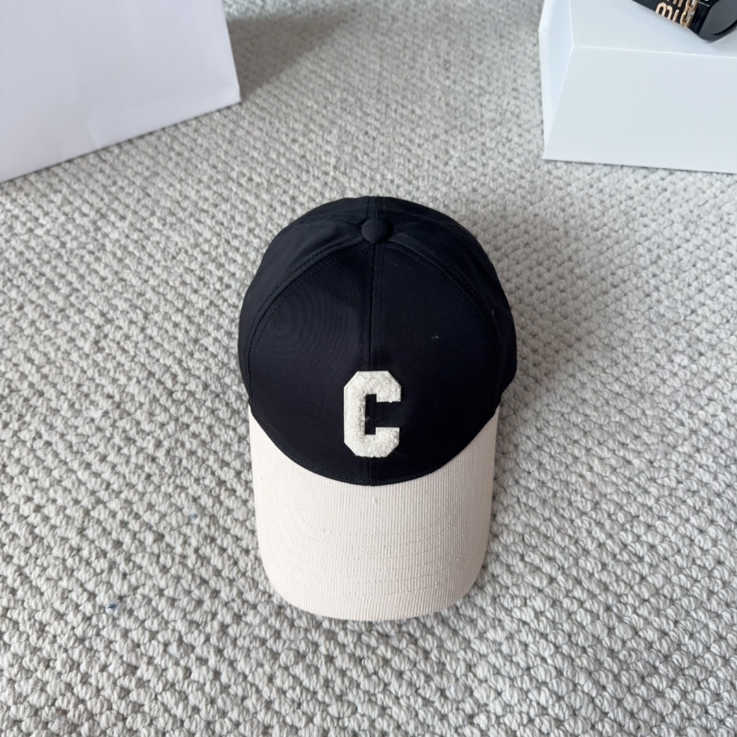 셀린느 C 로고 볼캡