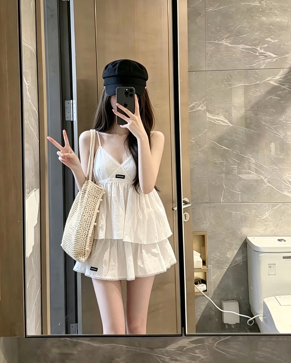 미우미우 26 레이스 자수 나시