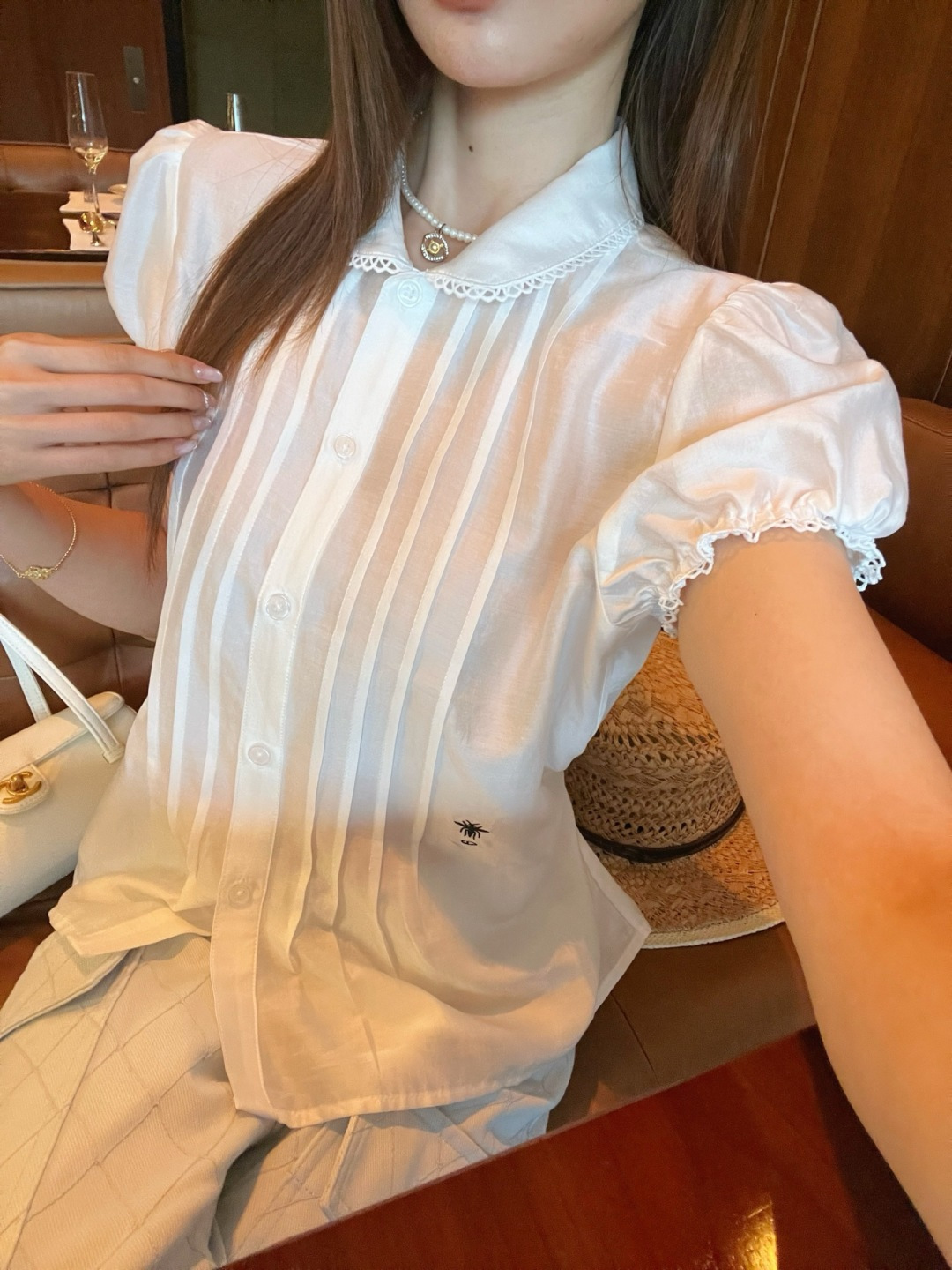 디올 26 신상 레이스 넥 셔츠