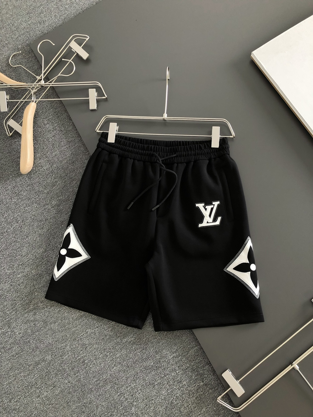 루이비통 26SS 신상 반바지