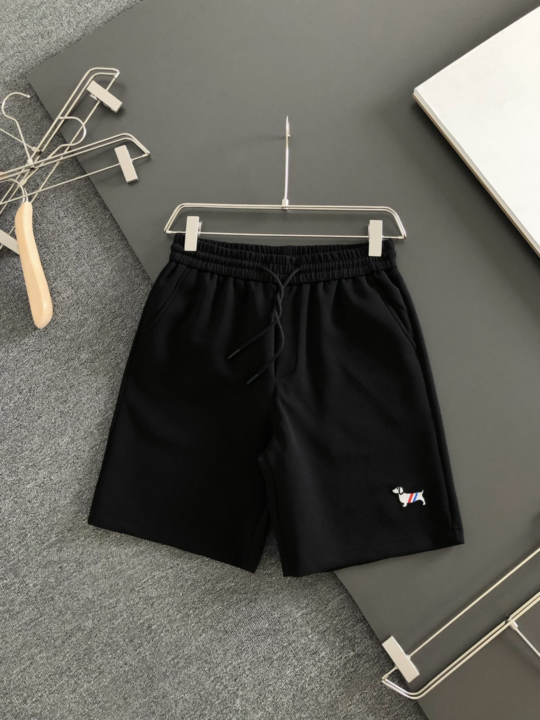 톰브라운 26SS 신상 반바지
