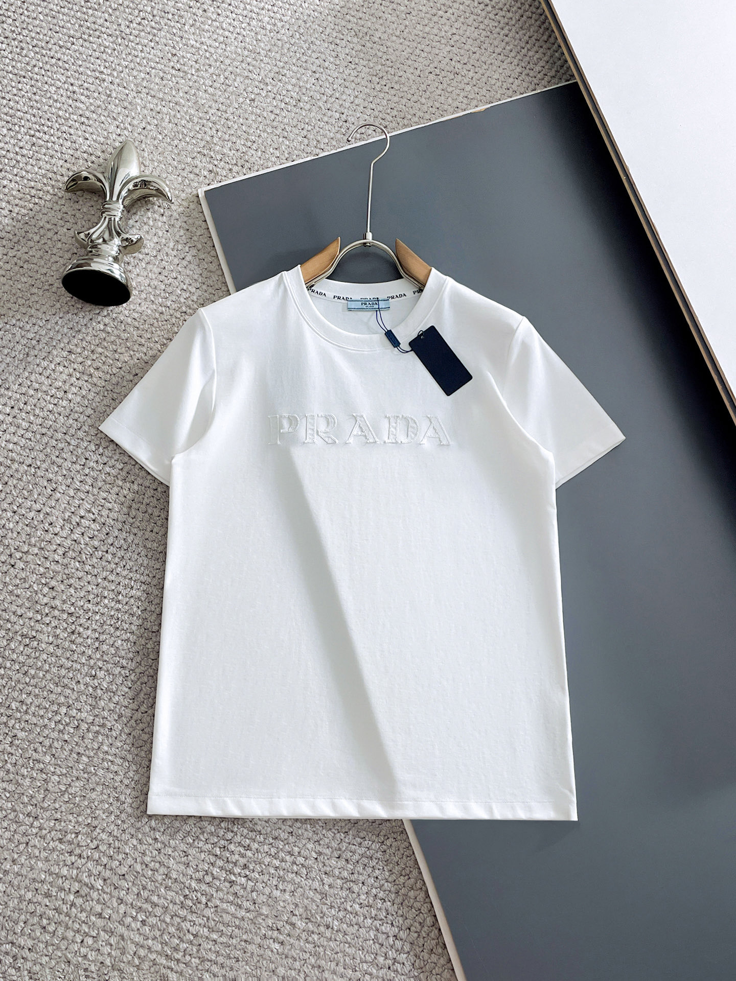 프라다 레터링 로고 반팔 티셔츠