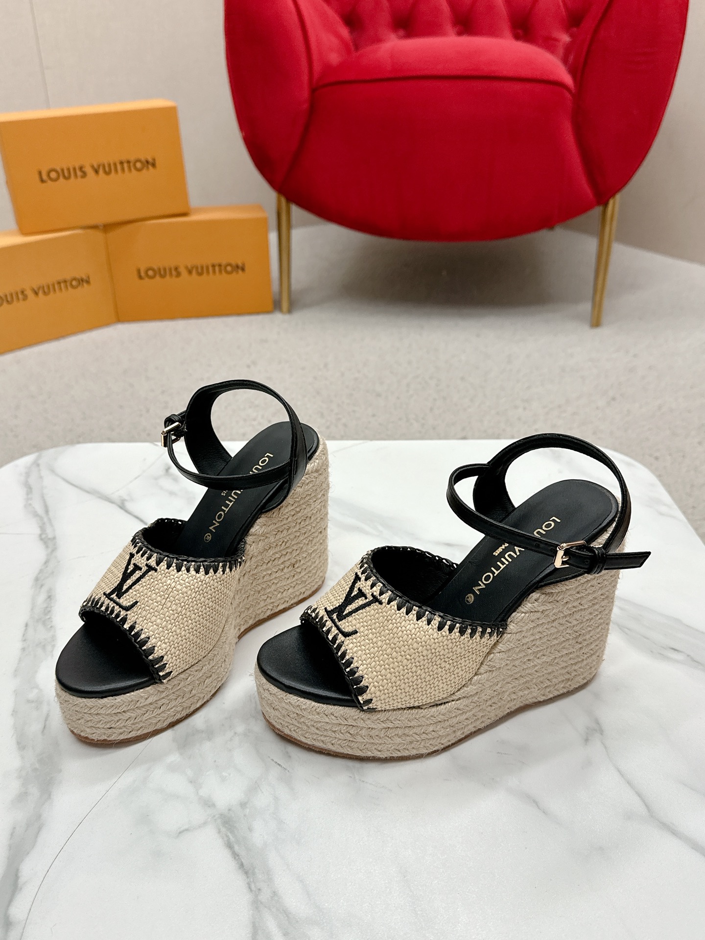 루이비통 헬리오스 웨지 샌들 12cm
